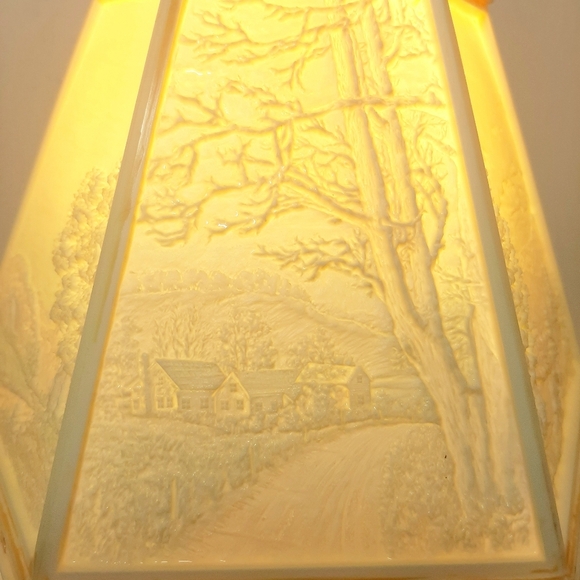 Vintage 6 Panel Relief Shade Boy/Girl/Dog at Waterpump Novelty Lamp. - Picture 11 of 11